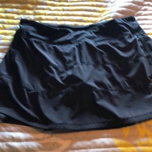 Lulemenon black skort
